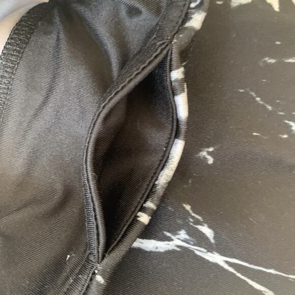 Forever 21 Marbled Leggings Sz XS Women's 7/8 Length Mid- High Rise Black White - Picture 5 of 5